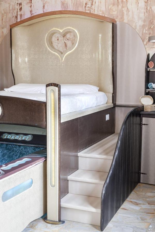 Spa B&B Roma D'Autore Il Nido D'Amore Dış mekan fotoğraf